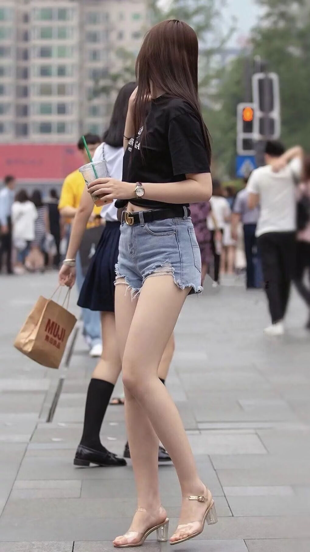 雄鹿争议风暴VS梅西新规破局：体育界的冰与火之歌