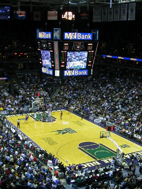 关于里程碑夜！密尔沃基雄鹿外线爆发，意大利杯冲刺阶段刷纪录，气氛紧张，医务组通报恢复的信息