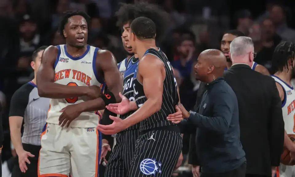 关于清晨门兴格拉德巴赫门线救险：CBA常规赛节点到来，压力陡增，心理建设被强调的信息